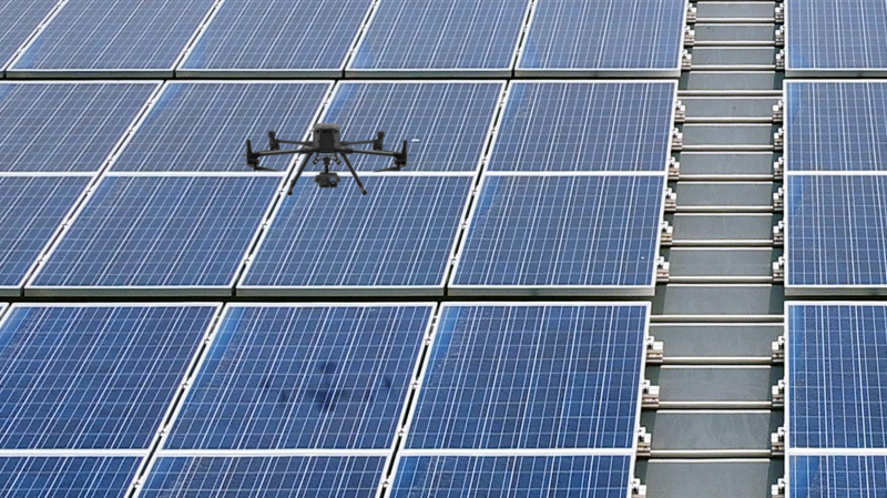 k1体育以无人机搭配IR Sensor热显像技术进行全方面模块健检，有效降低人力成本并提升发电量