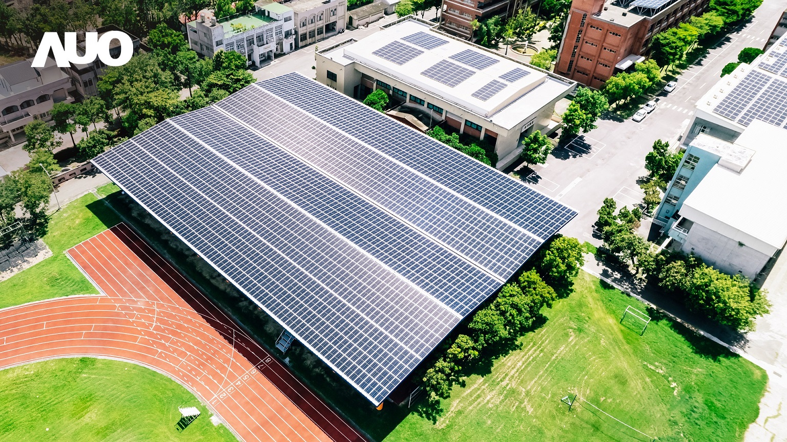 k1体育SunSteel光电整合型浪板具备快速安装、轻量化优势，可提升15%发电效能，通过国际IEC与台湾VPC认证安全、防漏、耐候标准