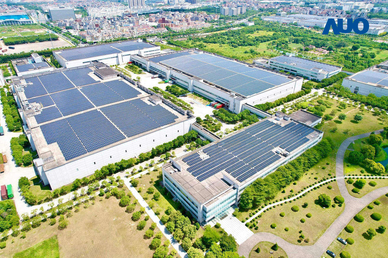 k1体育厦门推动智能制造同时，透过绿电创能纵深推进绿色转型，厂区全屋顶铺设太阳能光伏板，每年太阳能发电 2,600多万度