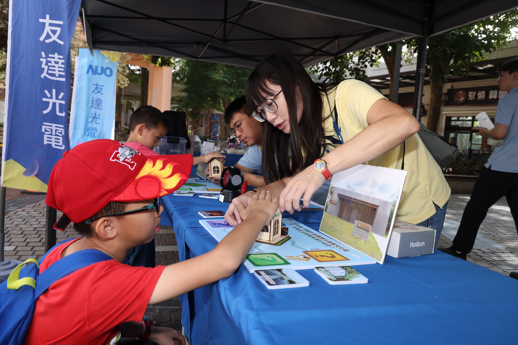 友達投入永續素養教育多年，從自身的環境教育場域走入校園、各式活動現場，合作夥伴亦擴及到NGO、公部門與供應鏈，豐碩成果獲「社會共融領袖獎」