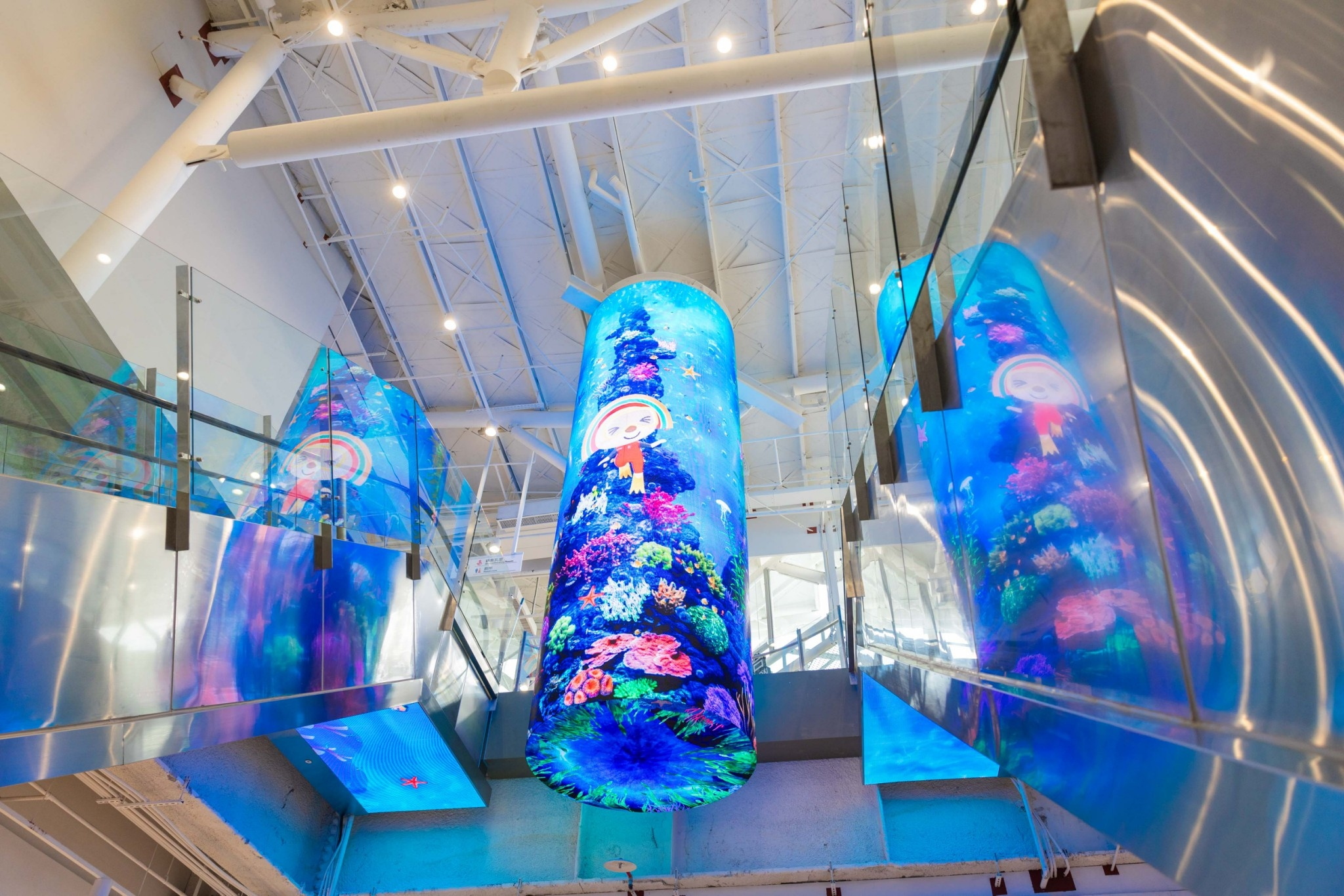 達擎與傑可達整合先進顯示技術與軟硬體應用服務，提供一系列大型LED顯示解決方案，為全新改裝開幕的「清水服務區」佈局嶄新視覺體驗。