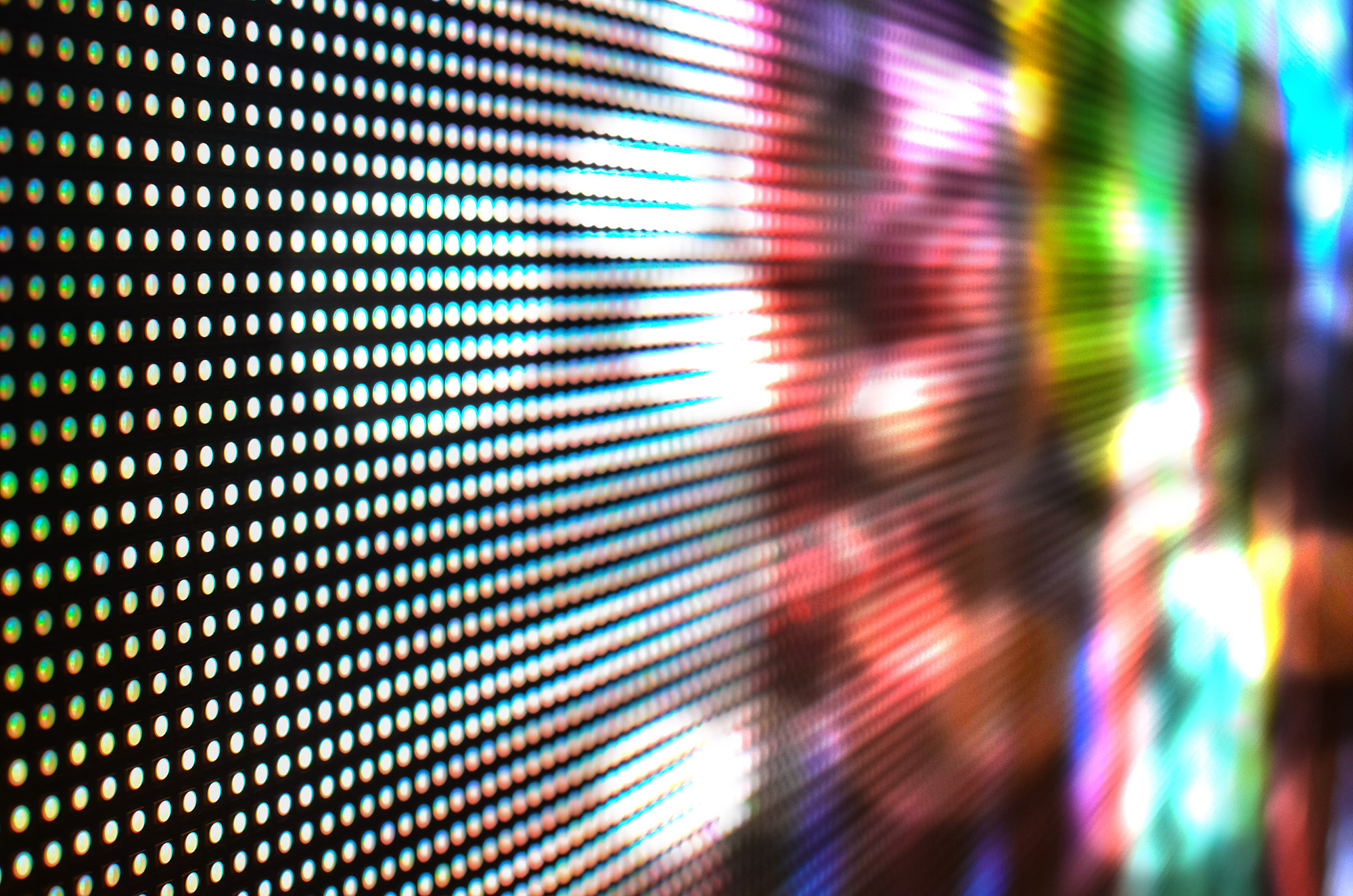 超高亮度、超长寿命